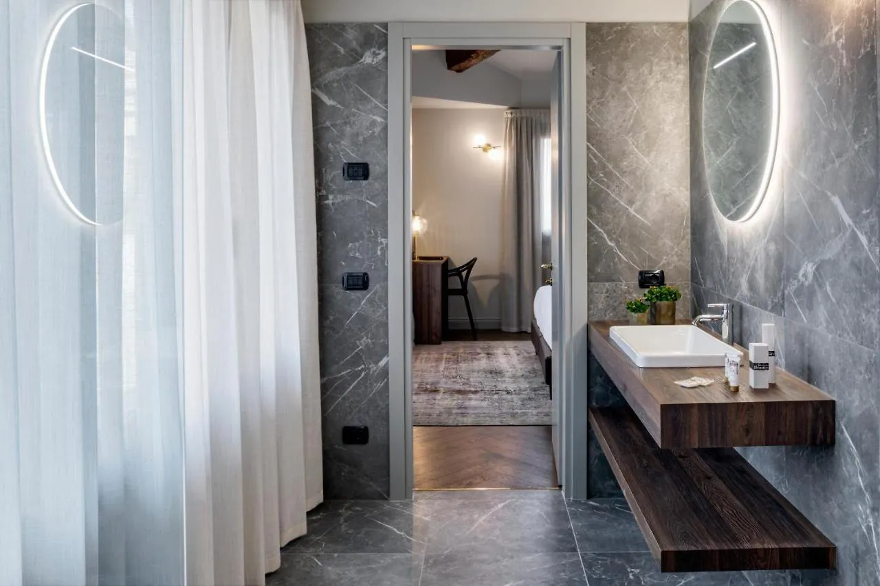 Porta Altinia Suites Treviso 4*,