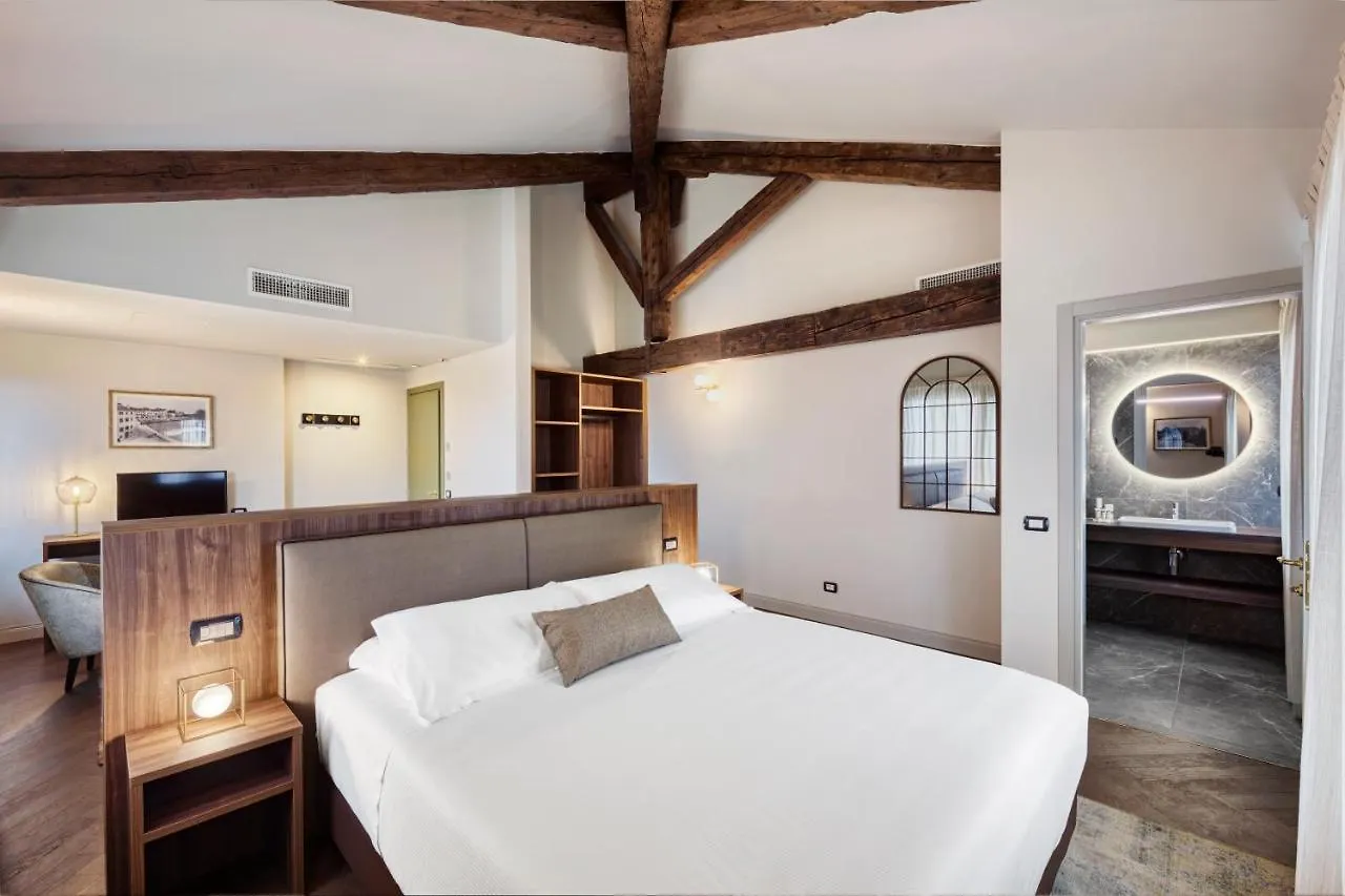 Porta Altinia Suites Treviso Hotel