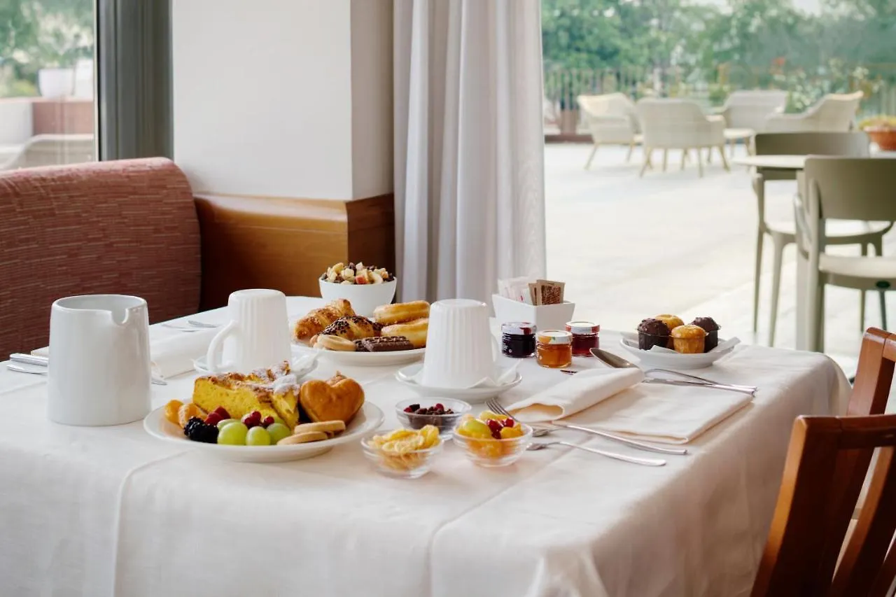 **** Hotel Porta Altinia Suites Treviso Italien